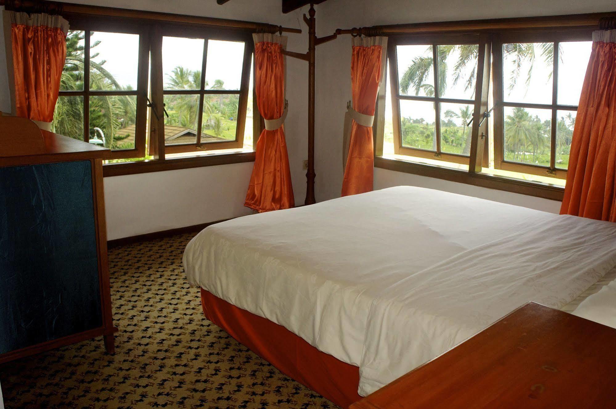 Oyo 1214 My Lagusa Hotel Cimaja Buitenkant foto